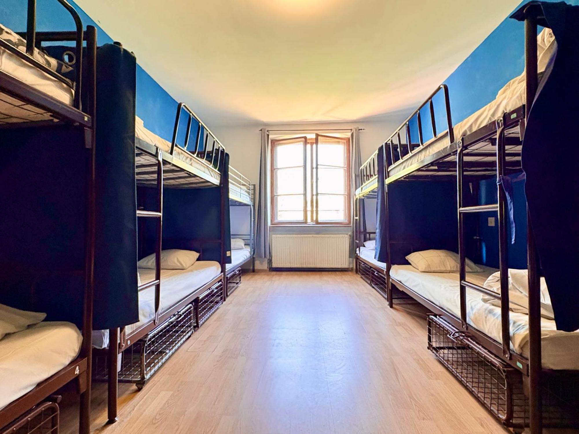 Bed 12-Person Room